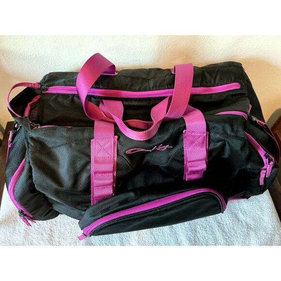 Vintage Oakley 27 x 12 Gym Bag, Pink/Black Excellent Condition! - Picture 1 of 4